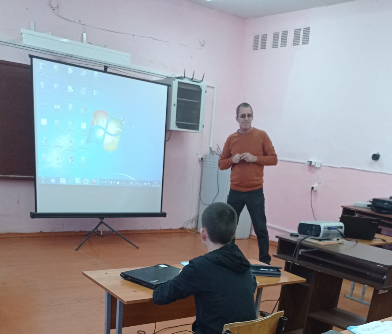 1Урок информатики Комягин А